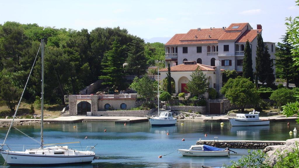 Vila Jadranka Apartments and Rooms Omišalj Rum bild